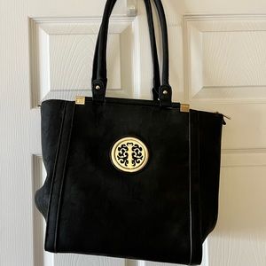 black tote